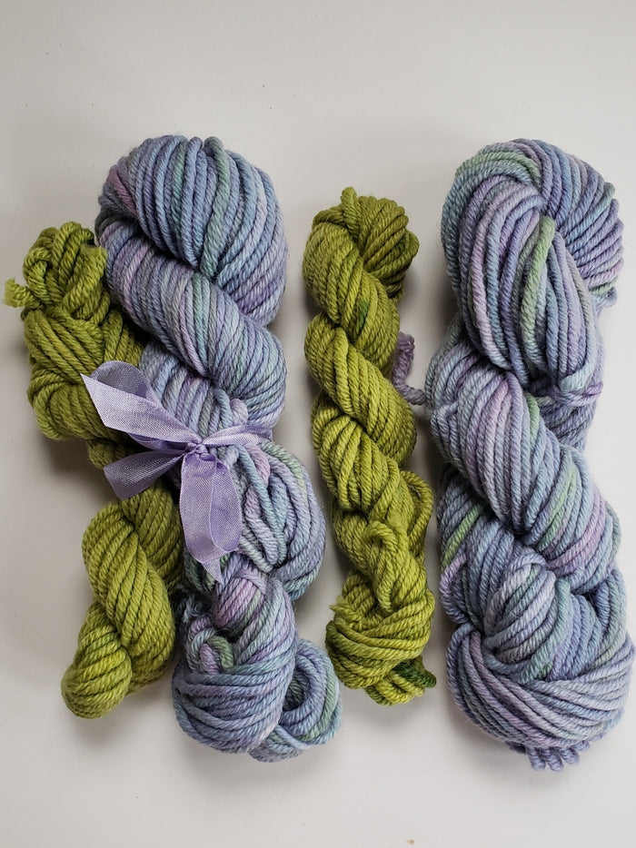 PASTEL LILAC NO GREEN SKEIN -   100% Wool Yarn Skeins - Chunky WT - 100/50 gr - OOAK - B2