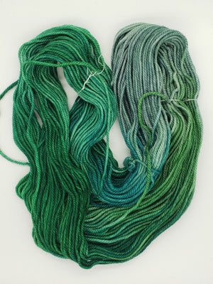 Back Country - BOTTLE GREEN - Hand Dyed Chunky Yarn 4 ounces/125g