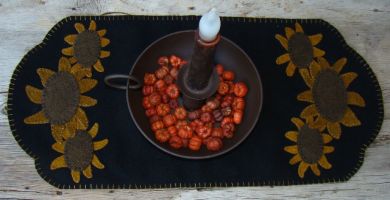 Sunflower Trio Candle Mat -  Wool Applique Pattern